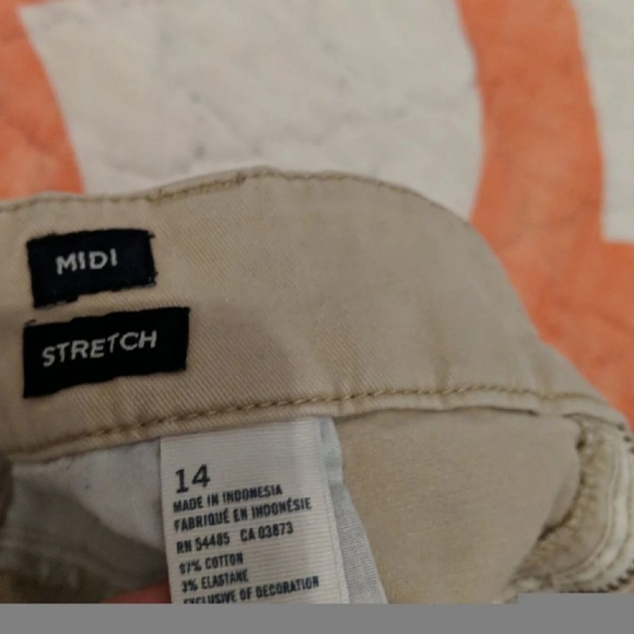 Shorts - Picture 2 of 4